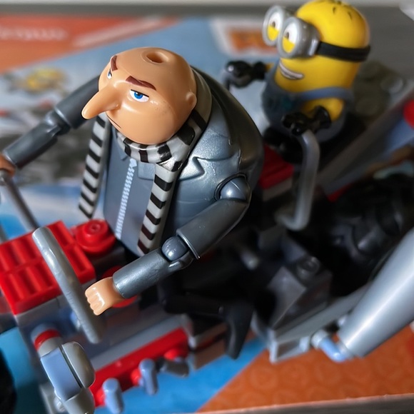 DESPICABLE ME 3 - GRU’S WATER MOTORBIKE - Picture 2 of 6